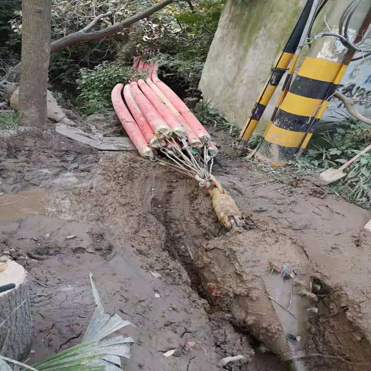 桃山拖拉管